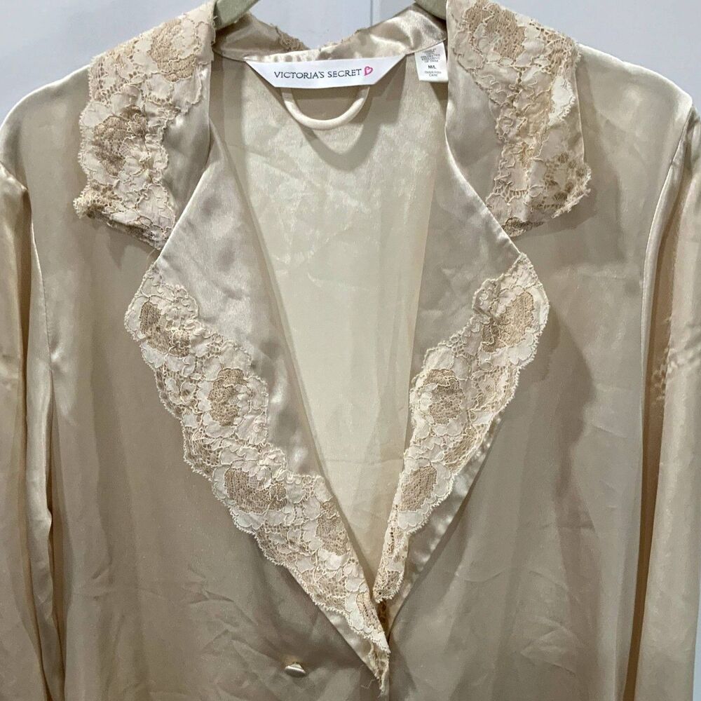 Vintage Victoria Secret Robe in Color Champagne w/Lace Trim Size M/L - Picture 4 of 14